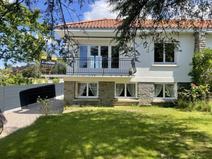AGENCE IMMO PORNIC MAISON 7 PIÈCES 4 CHAMBRES GARAGE 117M² 500M² PORNIC - LA BIROCHÈRE