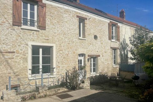 8 PIÈCES 138 M² 194 M² OINVILLE-SUR-MONTCIENT MAISON DE CHARME (1)