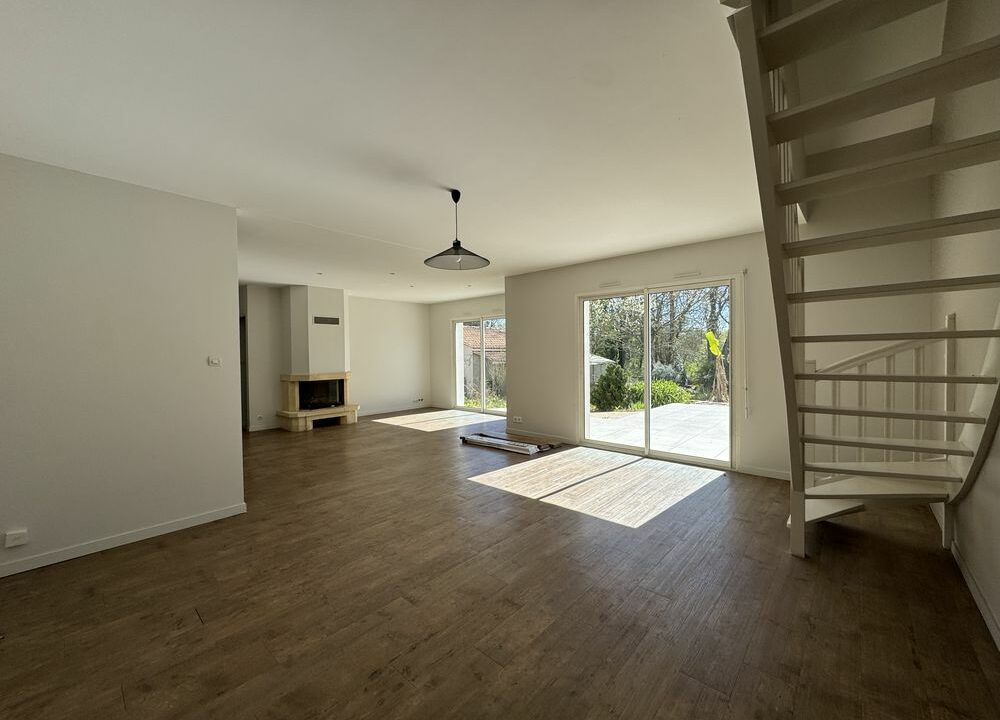 b-immo-11 pièces 220 m² 2000 m², au calme et sur terrain de 2000 m2,maison non mitoyenne de 220 m2 avec vie de plain pied, PORNIC (3)