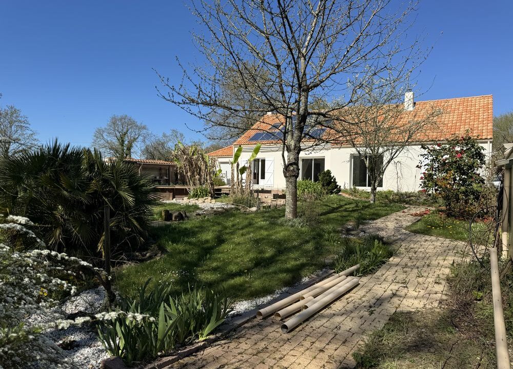 b-immo-11 pièces 220 m² 2000 m², au calme et sur terrain de 2000 m2,maison non mitoyenne de 220 m2 avec vie de plain pied, PORNIC (4)