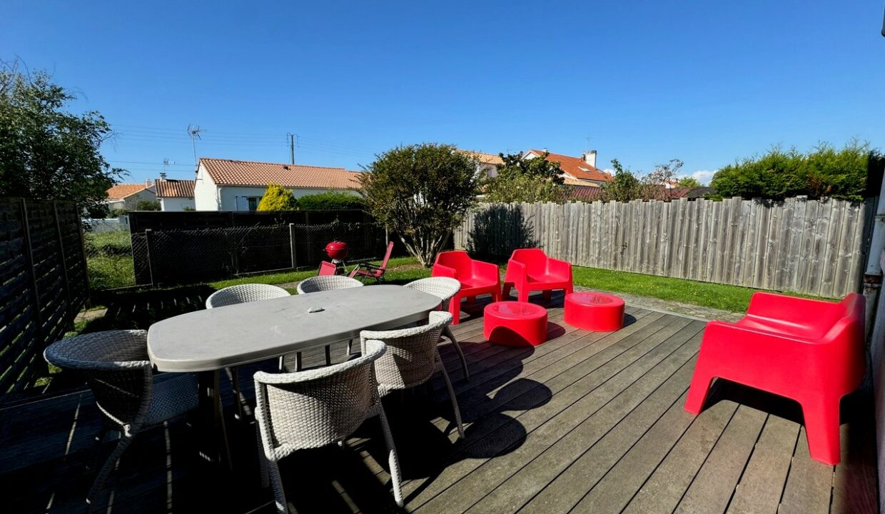 Agence IMMOPORNIC MAISON 7 PIÈCES 125M² - 474M² AVEC 4 CHAMBRES, GRAND GARAGE, JARDIN PORNIC - LA BIROCHÈRE