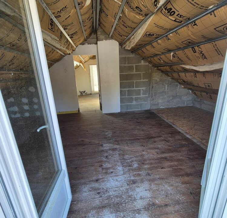 b-immo-5 pièces 120 m² 318 m² MAISON 5 PIECES a finir de Rénover et Agencer 120m² 3 chambres St BREVIN L Océan (11)