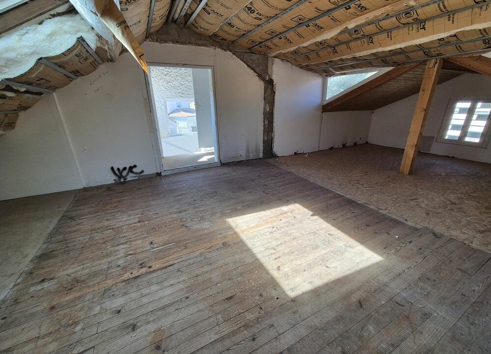 b-immo-5 pièces 120 m² 318 m² MAISON 5 PIECES a finir de Rénover et Agencer 120m² 3 chambres St BREVIN L Océan (15)
