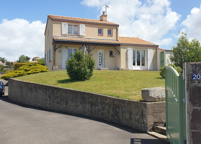 b-immo-6 pièces 117 m² MAISON proche du centre 6 pieces 117m² 4 chambres Saint VIAUD 44320 (2)