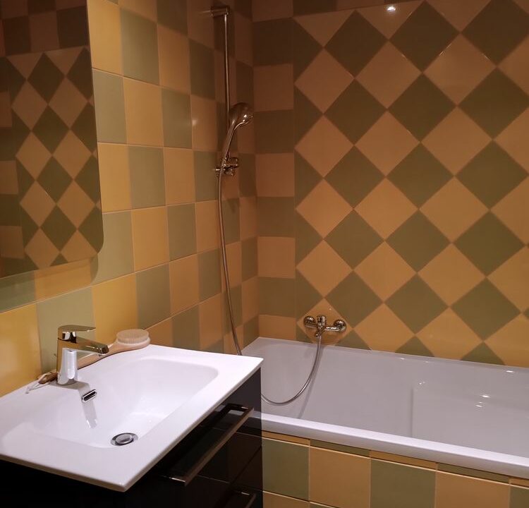 b-immo-6 pièces 164 m² 285 m² Paimboeuf, maison de 164m² avec annexe de 50m² (10)