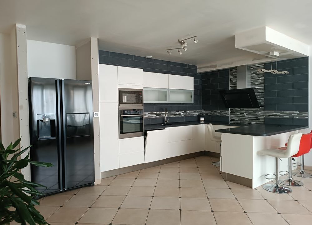 b-immo-6 pièces 164 m² 285 m² Paimboeuf, maison de 164m² avec annexe de 50m² (12)