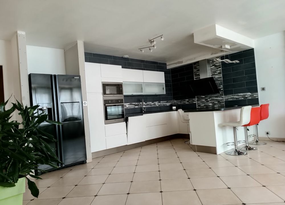 b-immo-6 pièces 164 m² 285 m² Paimboeuf, maison de 164m² avec annexe de 50m² (9)