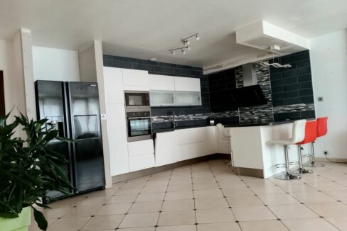 b-immo-6 pièces 164 m² 285 m² Paimboeuf, maison de 164m² avec annexe de 50m² (9)