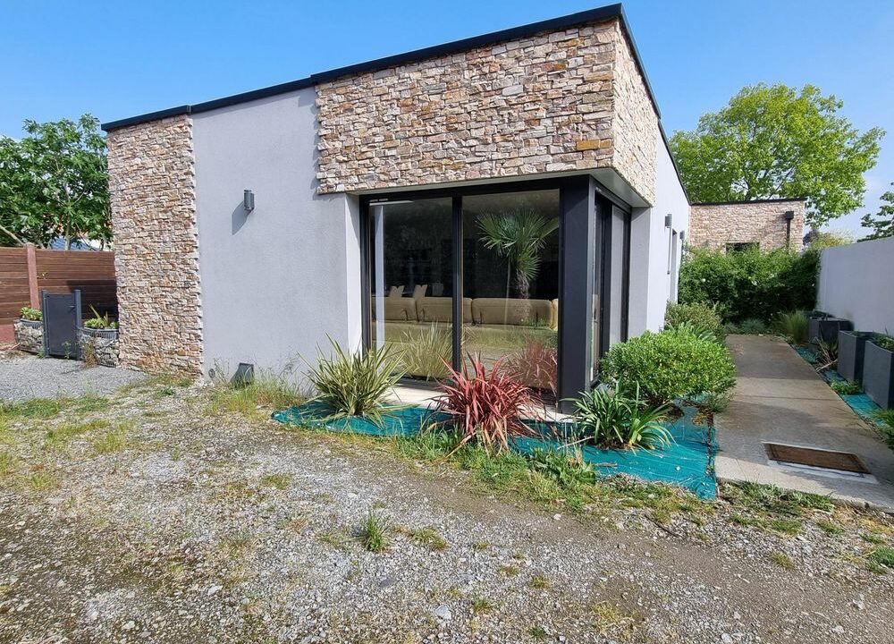 b-IMMO PORNIC MAISON CONTEMPORAINE 142M² SUR 777M² SAINT-BRÉVIN-LES-PIN (18)