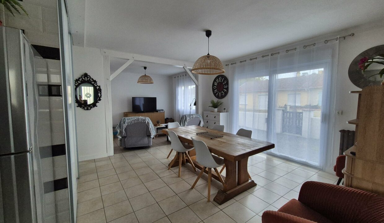 4 pièces 80 m² 569 m² St-Brevin-Les-Pins, maison de plain pied avec grand garage 6