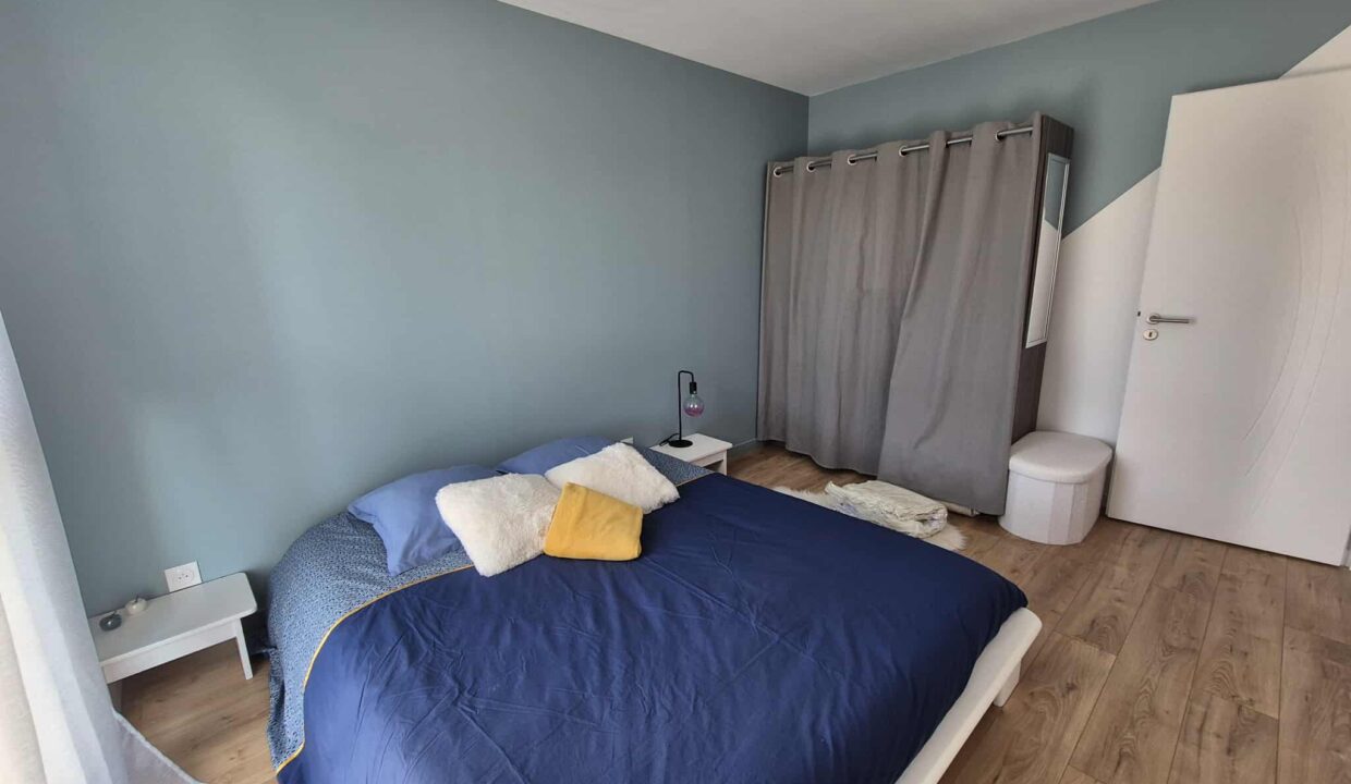 4 pièces 88 m² 355 m² À vendre à Saint-Père-En-Retz (44320) maison neuve de 2023 avec 3 chambres 1