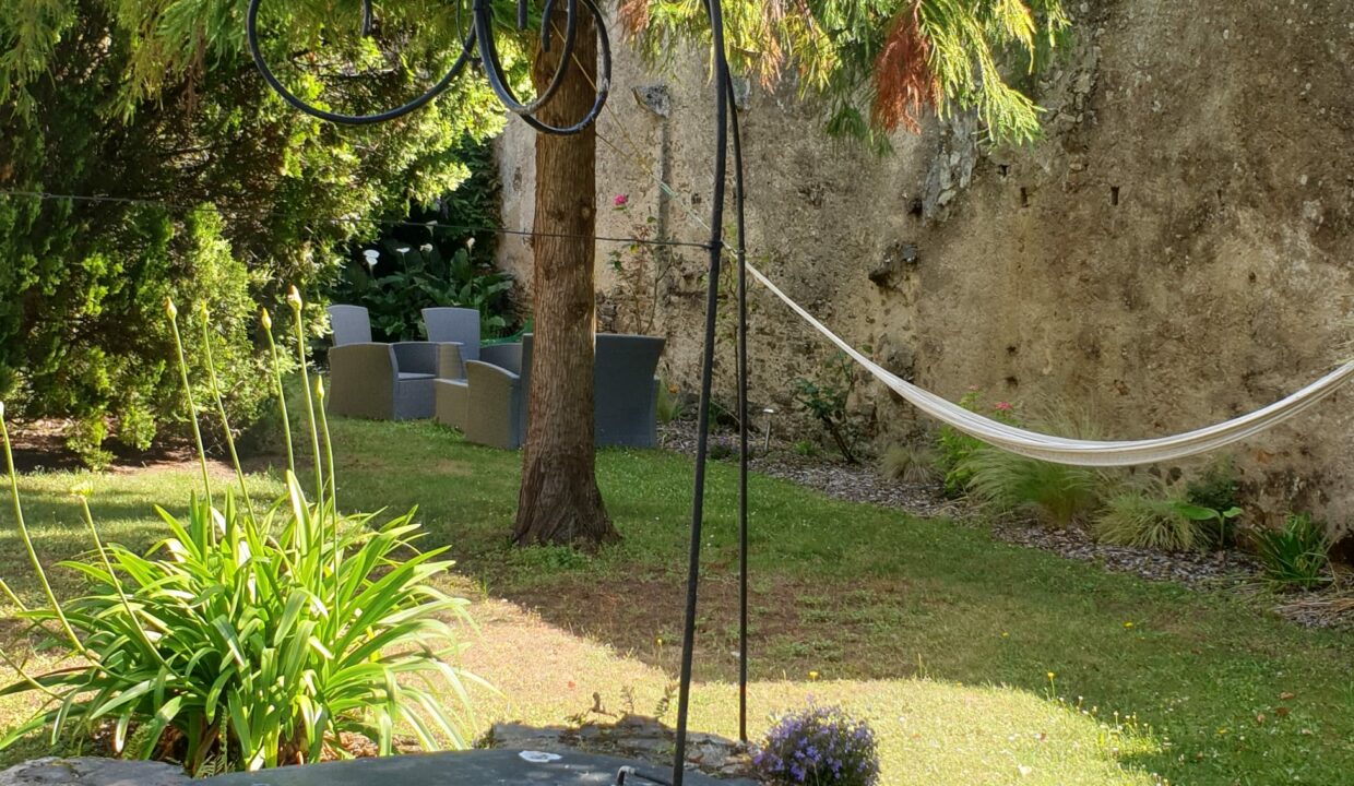 7 pièces 170 m² 846 m² VENTE Magnifique DEMEURE BORD de Loire, 3 chambres + bureau sur 3 étages de 170 m² habitable PAIMBOEUF (44560) 3