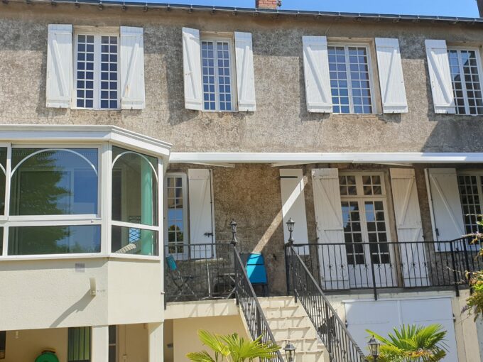 7 pièces 170 m² 846 m² VENTE Magnifique DEMEURE BORD de Loire, 3 chambres + bureau sur 3 étages de 170 m² habitable PAIMBOEUF (44560)