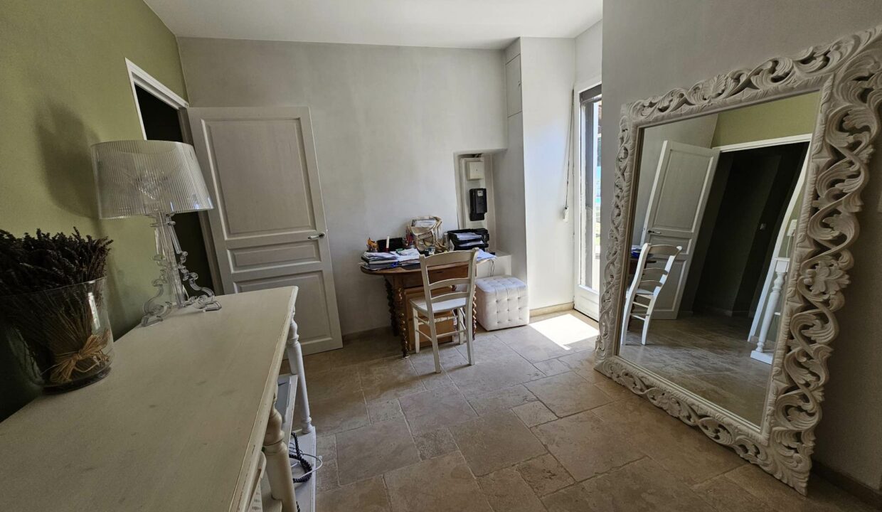 8 pièces 160 m² 1533 m² Maison de Charme proche BORD de Loire à PAIMBŒUF (44560) de 160 m² habitable 4 chambres Jardin Granges Pay 13