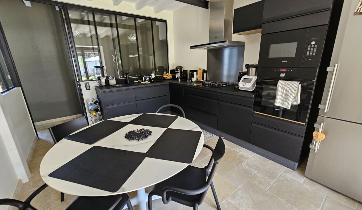 8 pièces 160 m² 1533 m² Maison de Charme proche BORD de Loire à PAIMBŒUF (44560) de 160 m² habitable 4 chambres Jardin Granges Pay 24