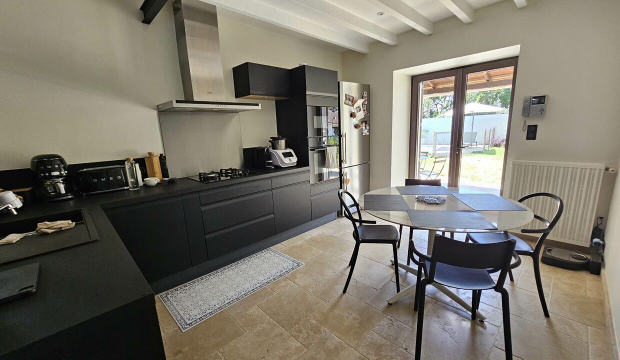 8 pièces 160 m² 1533 m² Maison de Charme proche BORD de Loire à PAIMBŒUF (44560) de 160 m² habitable 4 chambres Jardin Granges Pay 27