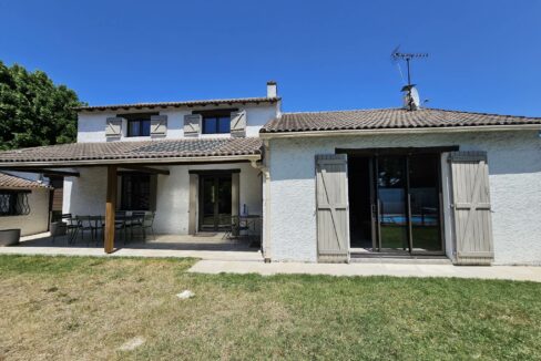 8 pièces 160 m² 1533 m² Maison de Charme proche BORD de Loire à PAIMBŒUF (44560) de 160 m² habitable 4 chambres Jardin Granges Pay 28