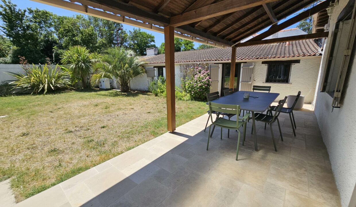 8 pièces 160 m² 1533 m² Maison de Charme proche BORD de Loire à PAIMBŒUF (44560) de 160 m² habitable 4 chambres Jardin Granges Pay 3