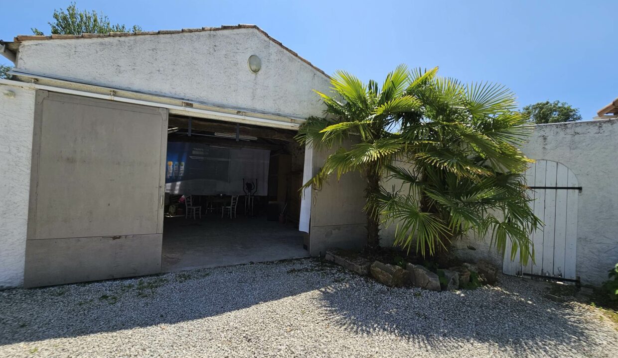 8 pièces 160 m² 1533 m² Maison de Charme proche BORD de Loire à PAIMBŒUF (44560) de 160 m² habitable 4 chambres Jardin Granges Pay 6