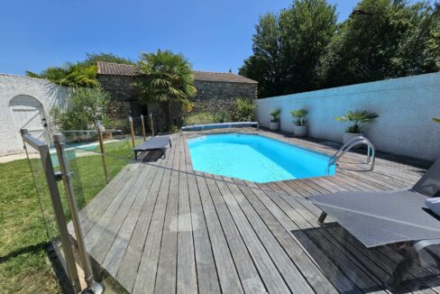 8 pièces 160 m² 1533 m² Maison de Charme proche BORD de Loire à PAIMBŒUF (44560) de 160 m² habitable 4 chambres Jardin Granges Pay 9