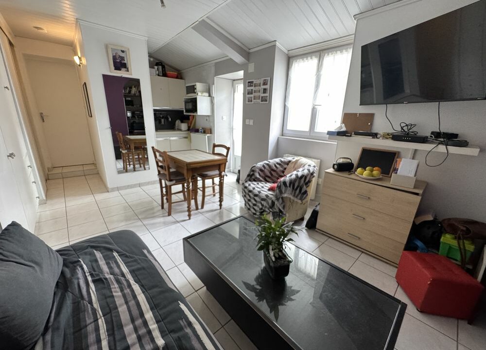 b-immo-1 pièce 23.5 m² Pornic - Vieux port - studio au calme avec cour en jouissance_03