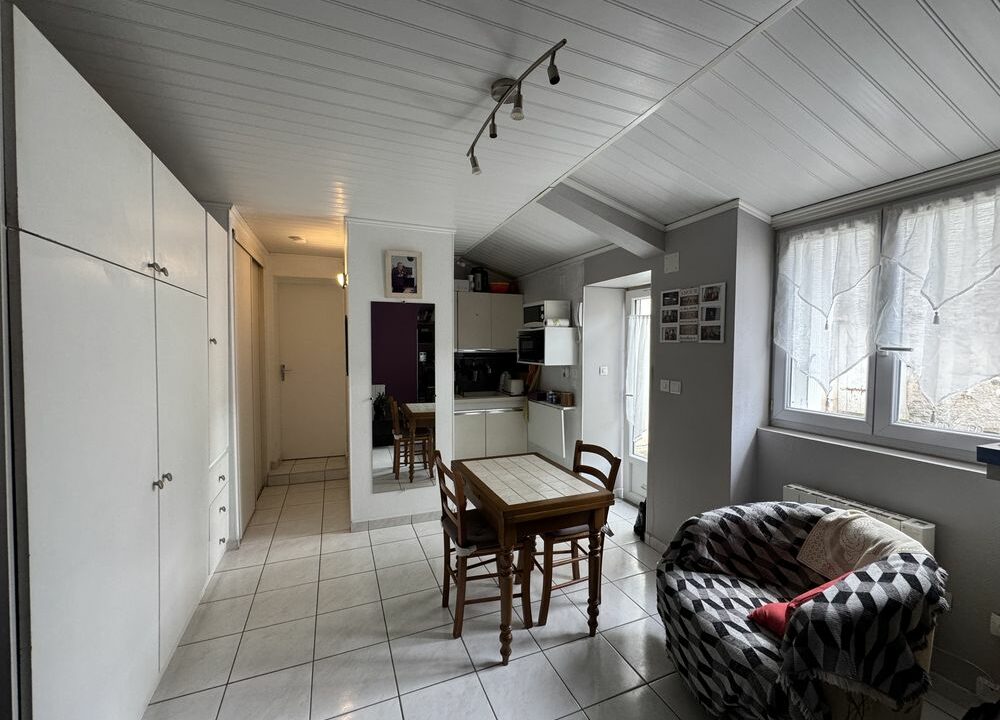b-immo-1 pièce 23.5 m² Pornic - Vieux port - studio au calme avec cour en jouissance_04