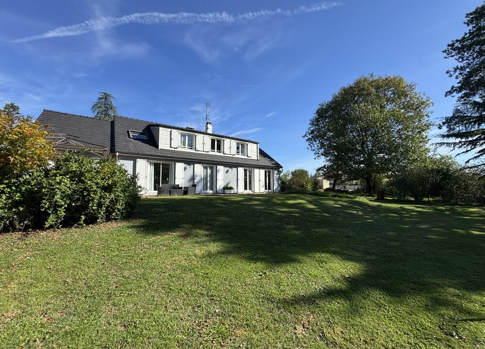 b-immo-11 pièces 260 m² 2300 m² - maison de 260 m2 avec 5 chambres sur terrain de 2300 m2, Sainte-Pazanne (10)