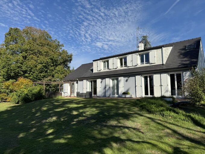b-immo-11 pièces 260 m² 2300 m² - maison de 260 m2 avec 5 chambres sur terrain de 2300 m2, Sainte-Pazanne (1)