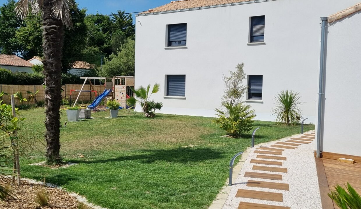 b-immo-8 pièces 215 m² 830 m², Belle Villa 215 m² La Plaine Sur Mer. 11