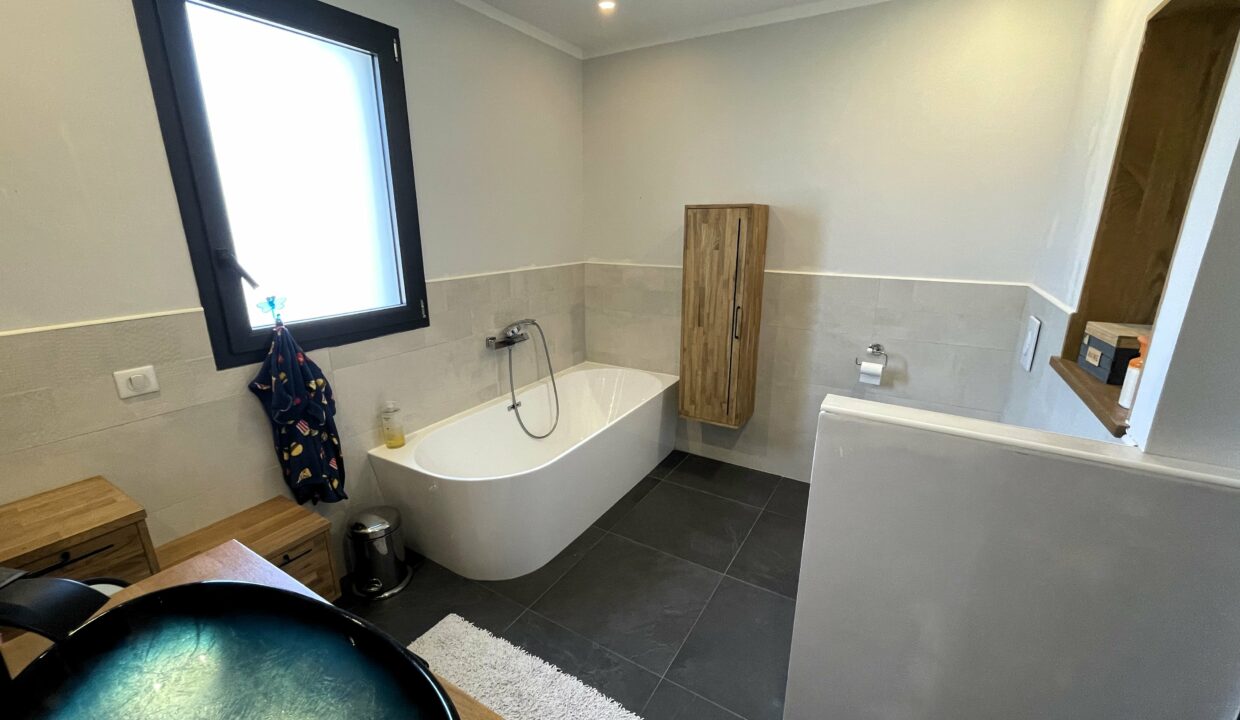 b-immo-8 pièces 215 m² 830 m², Belle Villa 215 m² La Plaine Sur Mer. 14