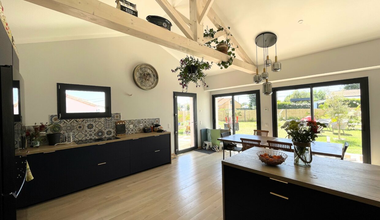 b-immo-8 pièces 215 m² 830 m², Belle Villa 215 m² La Plaine Sur Mer. 8