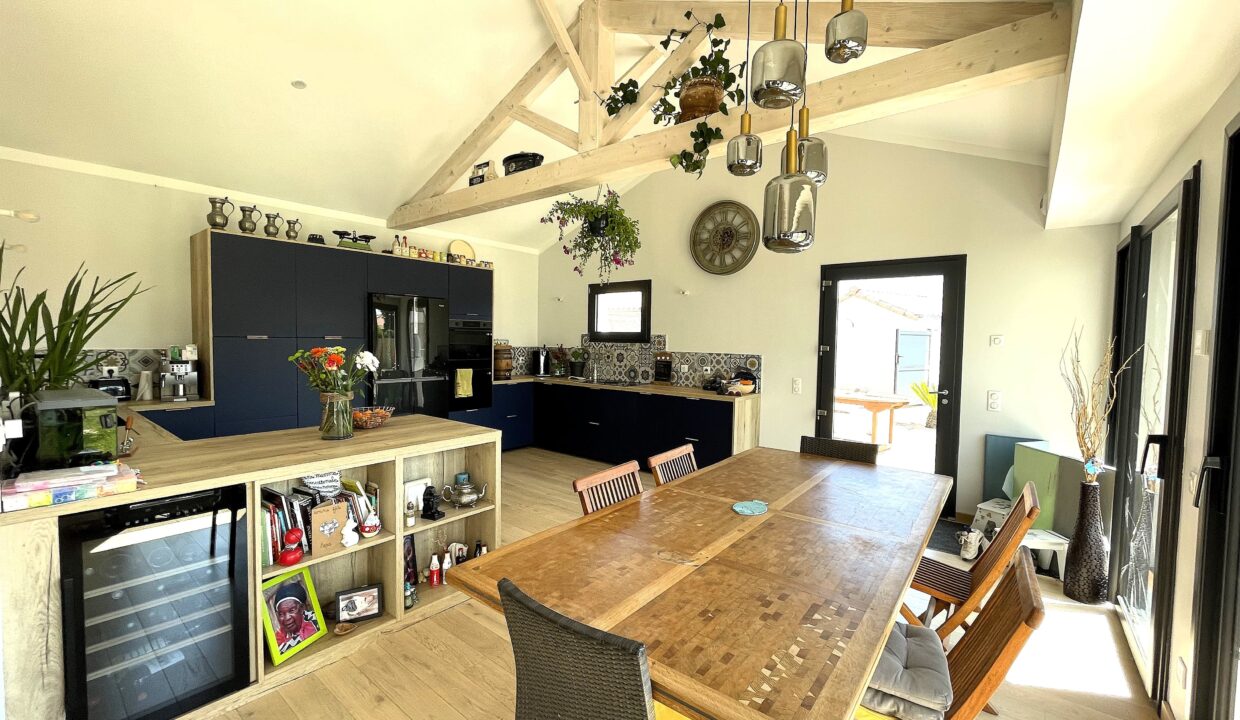 b-immo-8 pièces 215 m² 830 m², Belle Villa 215 m² La Plaine Sur Mer. 9