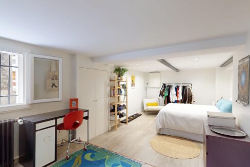 MAISON 6 PIECES 185 M² - PARIS 18