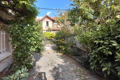 MAISON 6 PIECES 185 M² - PARIS 3