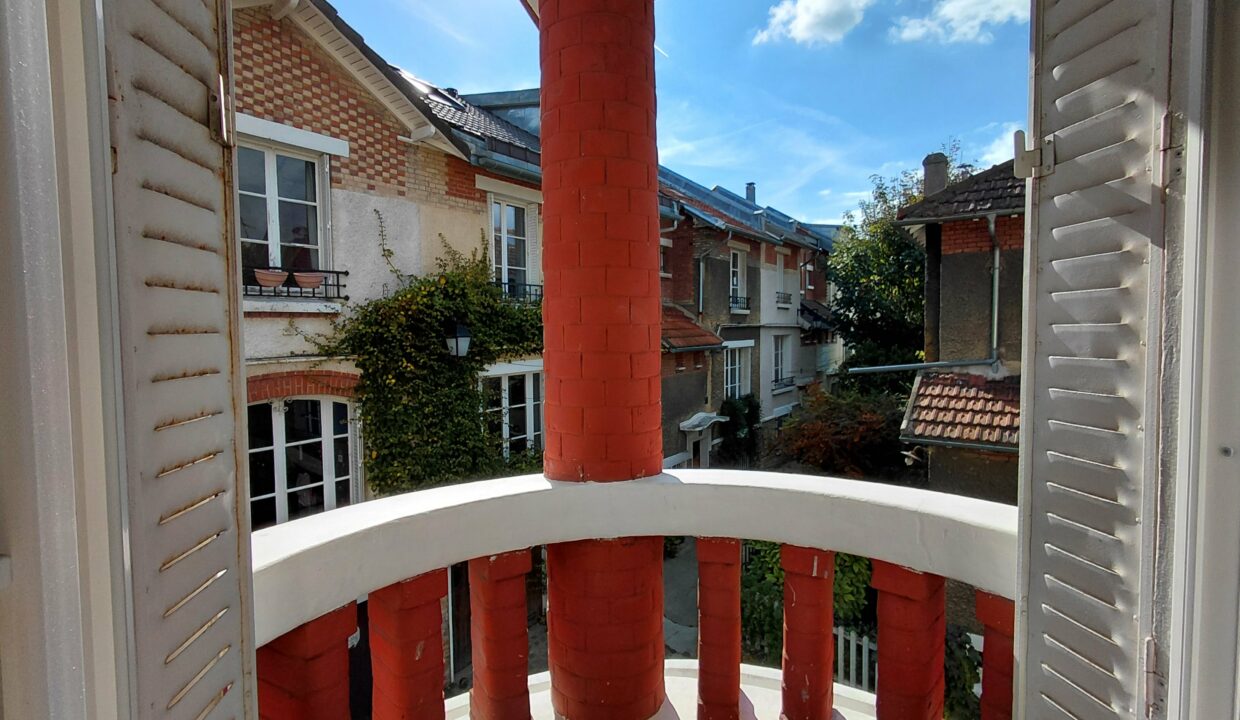 MAISON 6 PIECES 185 M² - PARIS 4