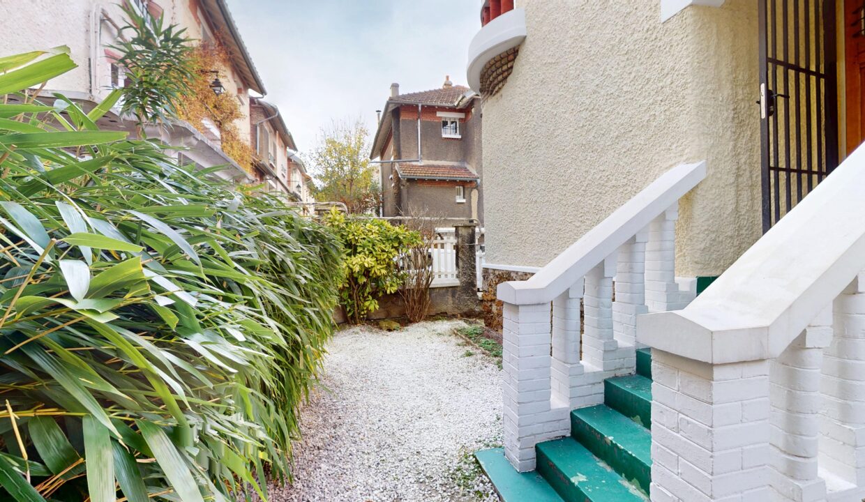 MAISON 6 PIECES 185 M² - PARIS 8