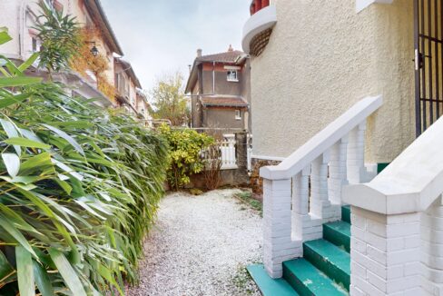 MAISON 6 PIECES 185 M² - PARIS 8