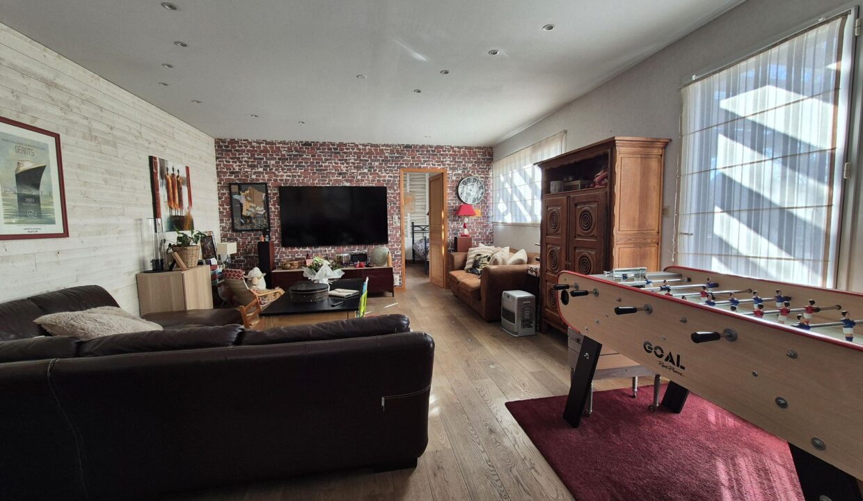 2311-Maison - 208 m² - 8 pièces (13)_resultat