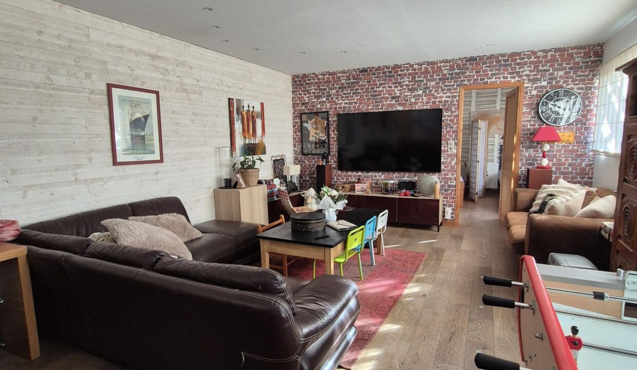 2311-Maison - 208 m² - 8 pièces (14)_resultat