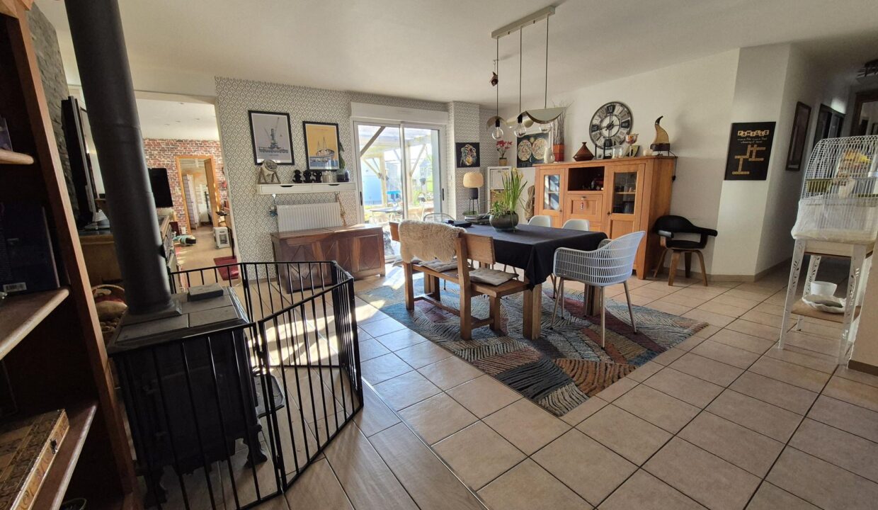 2311-Maison - 208 m² - 8 pièces (15)_resultat