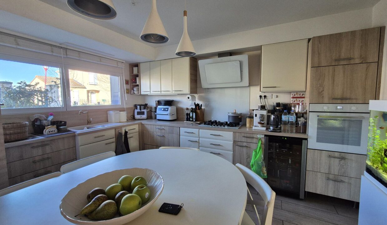 2311-Maison - 208 m² - 8 pièces (16)_resultat