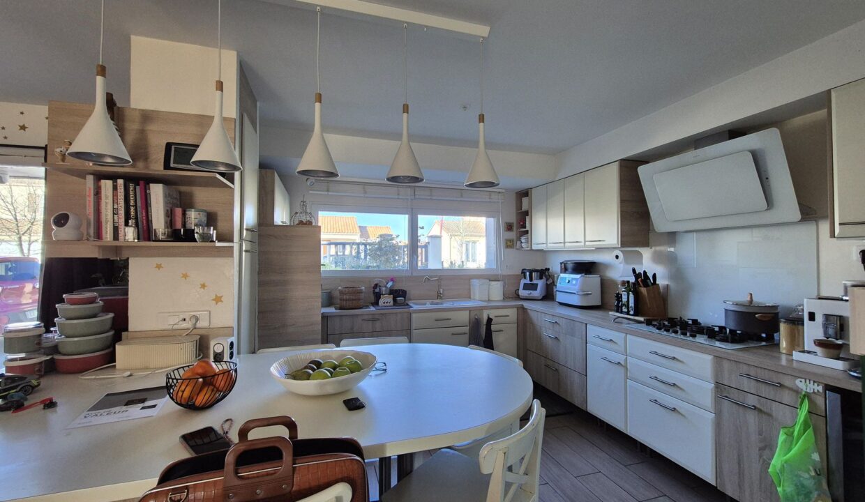 2311-Maison - 208 m² - 8 pièces (17)_resultat