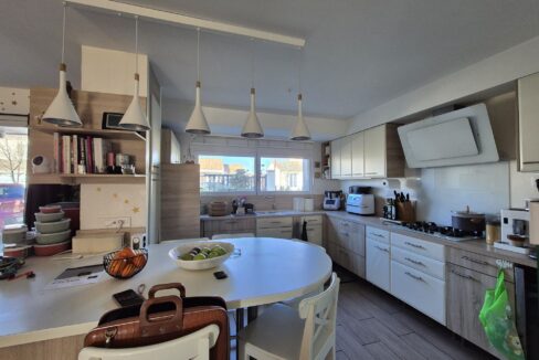 2311-Maison - 208 m² - 8 pièces (17)_resultat