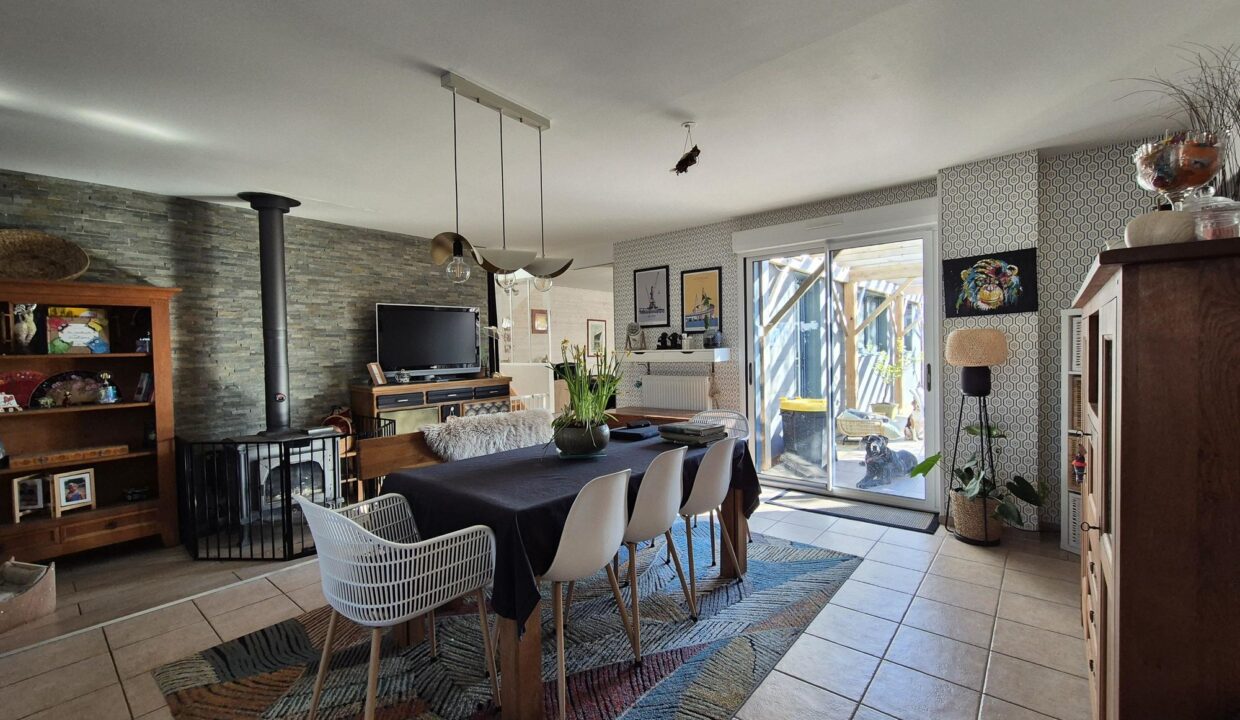 2311-Maison - 208 m² - 8 pièces (19)_resultat