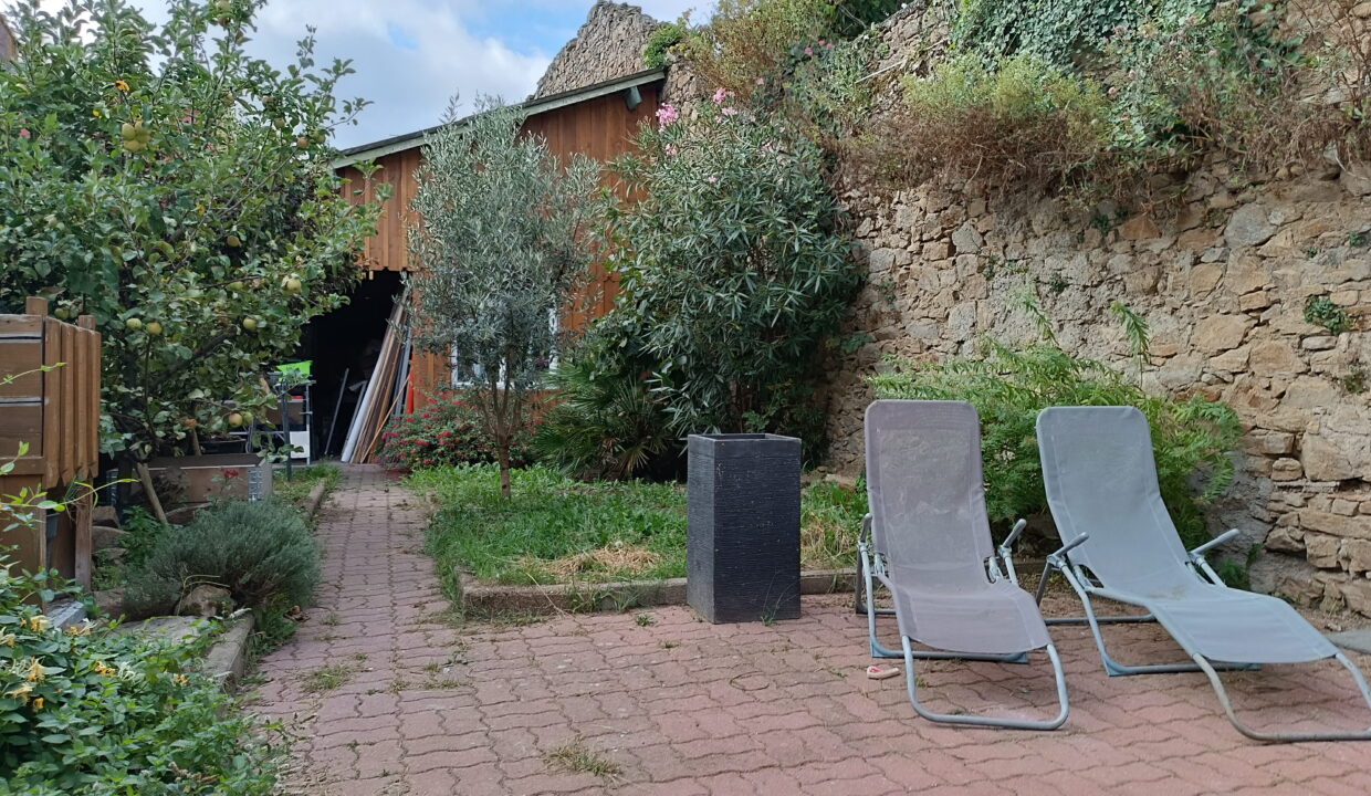 MAISON VILLE de 164 m² , 4 Chambres, possibilité 5, Sans garage, Jardin et Hangar de 50m² sur PAIMBOEUF (44561)