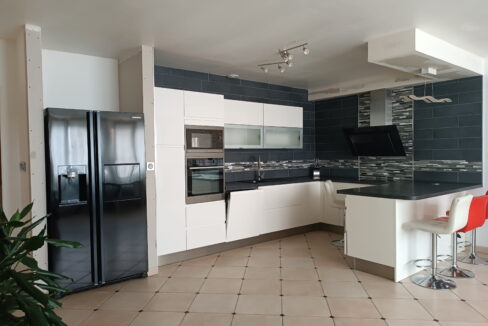 MAISON VILLE de 164 m² , 4 Chambres, possibilité 5, Sans garage, Jardin et Hangar de 50m² sur PAIMBOEUF (44562)