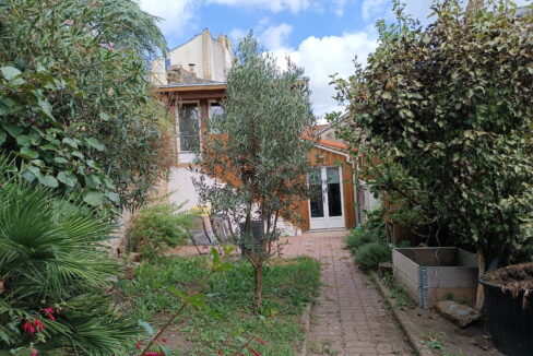 MAISON VILLE de 164 m² , 4 Chambres, possibilité 5, Sans garage, Jardin et Hangar de 50m² sur PAIMBOEUF (44563)