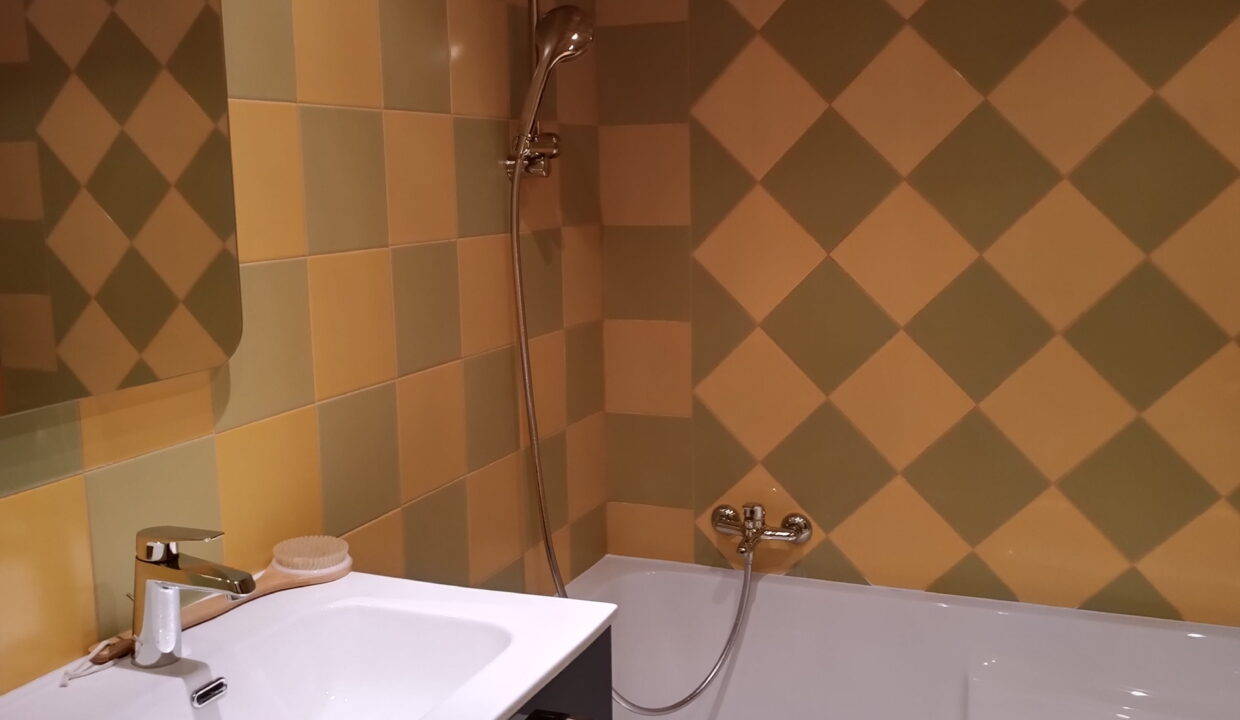 MAISON VILLE de 164 m² , 4 Chambres, possibilité 5, Sans garage, Jardin et Hangar de 50m² sur PAIMBOEUF (44565)