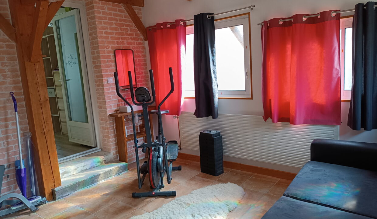 MAISON VILLE de 164 m² , 4 Chambres, possibilité 5, Sans garage, Jardin et Hangar de 50m² sur PAIMBOEUF (44568)