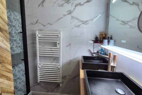 MAISON Ville 7 Pieces Toute Rénovée Foyer cocon pour Famille (11)